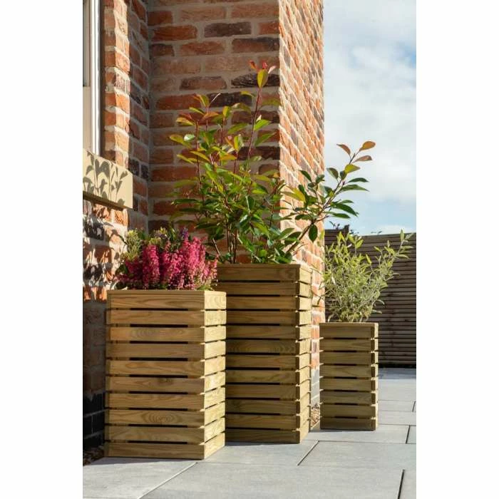 Set of 3 Wooden Contemporary Slatted Planters 1 Set of 3 Wooden Contemporary Slatted Planters