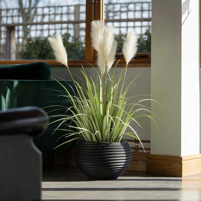 41cm Round Planter Pot in Black 3 41cm Round Planter Pot in Black - Image 3